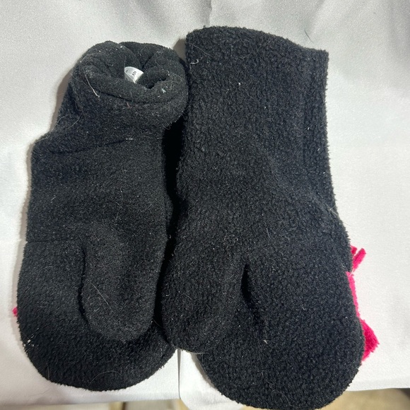 Mittens - Picture 2 of 3